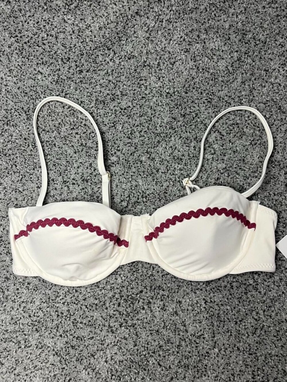 NWT Solid & Striped bikini top